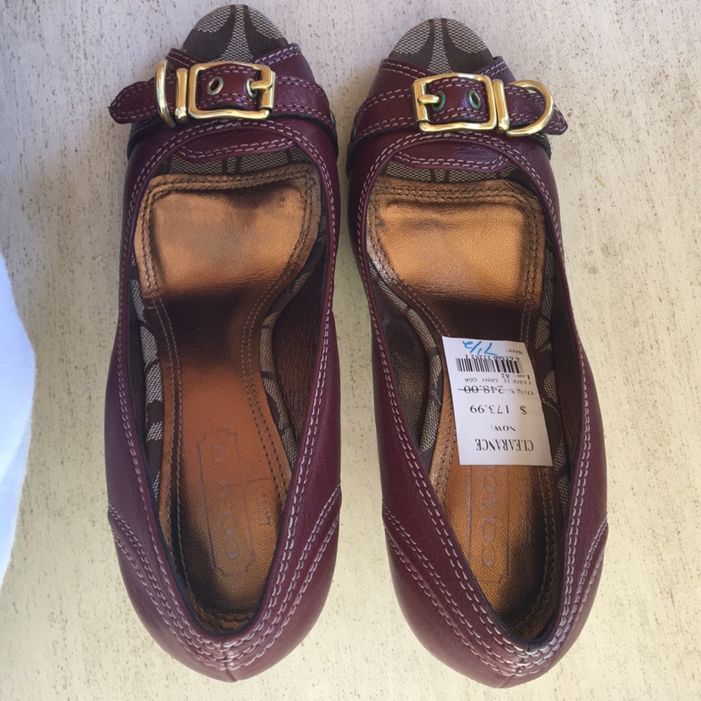 Coach Shoes. NWOT. Size 7.5. Maroon color